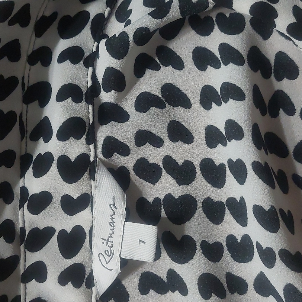 🖤Heart patterned blouse - Picture 2 of 7